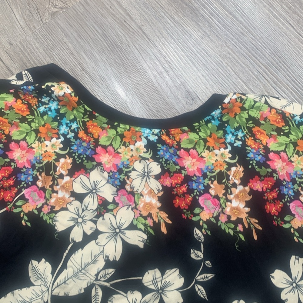 Johnny Was Redland Favorite Bamboo Stretch Knit Floral Print V-Neck Teeshirt XXL - Picture 7 of 12